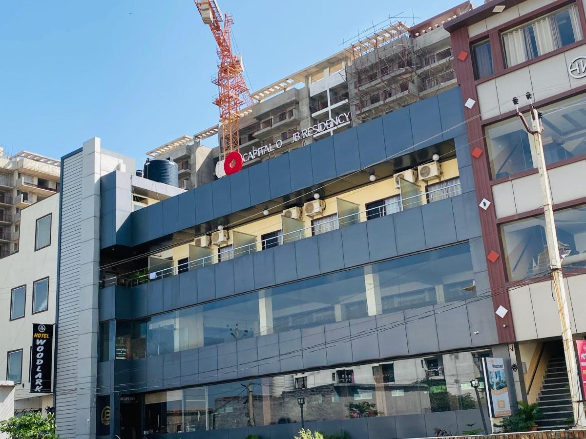 Jb Residency Zirakpur !! Top Rated & Most Awarded Property In Zirakpur Hotel Exterior photo