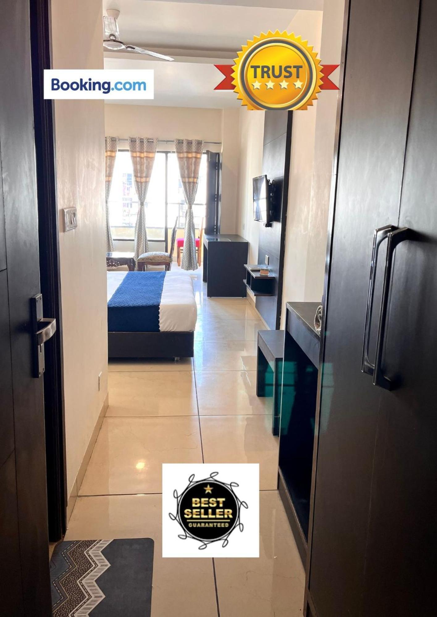 Jb Residency Zirakpur !! Top Rated & Most Awarded Property In Zirakpur Hotel Exterior photo